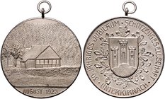 - Schützenmedaillen - Unterkirnach Medaille 1923 (versilbert ?) (unsign.) a.d. 30-jährige Jubiläum der Schützengesellschaft Slg. Zeitz -. 
m. Orig.Ös...