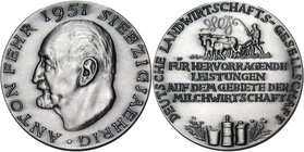 - Tiere und Landwirtschaft Bronzemedaille 1951 versilbert (v.Bernhart) Für hervorragende Leistungen auf dem Gebiet der Milchwirtschaft, Prämie der Deu...
