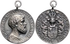 - Universitäten - Studentenverbindungen Silbermedaille 1913 (v. OL) a.d. 50-Jahrfeier einer studentischen Korpsverbindung, i.Rd: 990 
m. Orig.Öse 28,...