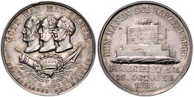 - Befreiungskriege 1813-1815 Silbermedaille 1838 (v. Ehrenreich) a.d. 25-jährige Jubiläum der Schlacht bei Leipzig Tannich 85. 
kl.Rf., 32,4mm 11,0g ...