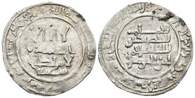 CALIFATO DE CORDOBA. Abd Al-Rahman III. Dirham. ¿324 H?. Al-Andalus. Citando a Sa´id en la IA. Vives 385. Ar. 2,48g. MBC.