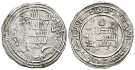 CALIFATO DE CORDOBA. Abd Al-Rahman III. Dirham. 331H. Al-Andalus. Citando a Qasim en la IA. Vives 391. Ar. 2,56g. MBC.
