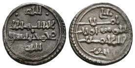 ALMORAVIDES. Alí Ibn Yusuf y el Emir Sïr. Quirate. 522-533H. Vives 1768; Hazard 976. Ar. 0,93g. Bonita pátina. MBC+.