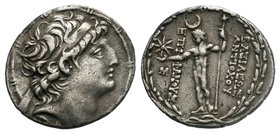 SELEUKID EMPIRE.Antiochos VIII Grypos (sole reign, 121/0-97/6 BC). AR tetradrachm . Ake-Ptolemaïs, ca. 121/0-113 BC. Diademed head of Antiochos VIII r...