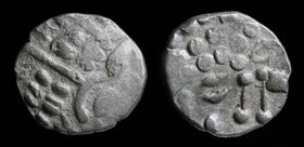 CELTIC: Britain, Durotriges (58 BCE-43 CE), Cranborne Chase Type AR stater. 3.30g, 17mm.
Obv.: Wreath, cloak and crescents (stylized head of Apollo)...