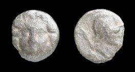 PISIDIA, Selge c. 300-190 BCE, AR Obol. 0.44g, 9mm.
Obv: Gorgoneion.
Rev: Helmeted head of Athena right, spear head behind.
SNG von Aulock 5279.
F...