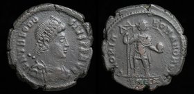 Theodosius I (379-395), AE2/Maiorina. Heraclea, 5.96g, 22mm.
Obv: D N THEODOSIVS P F AVG, diademed, draped, and cuirassed bust right
Rev: GLORIA ROM...