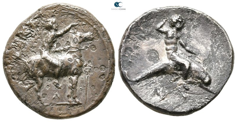 Calabria. Tarentum circa 425-380 BC. 
Nomos AR

22 mm., 7,38 g.

Youth on h...