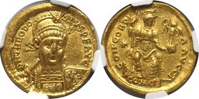 Römische Münzen, MÜNZEN DER RÖMISCHEN KAISERZEIT. Theodosius II., Oströmischer Kaiser (402-450 n. Chr.). AV Solidus (4,26 g). Konstantinopel, 10. Offi...