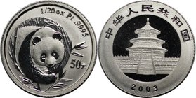 Weltmünzen und Medaillen, China Panda. Tempel des Himmels / Panda stand vor dem Essen Bambus. 50 Yuan 2003, Platin. 1,55 g. KM 1470, Fr. B36. Polierte...
