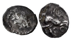 Emporiton. Hemitrietartemorion. 200-110 a.C. Ampurias (Girona). (Abh-1197). (Acip-526). Anv.: Cabeza femenina a derecha. Rev.: Pegaso a derecha, debaj...