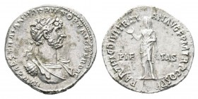 Hadrianus 117-138 Denarius, Rome, 117, AG 3.23 g. Avers : IMP CAES TRAIAN HADRIAN OPT AVG GER DAC Buste lauré, drapé et cuirassé d'Hadrien à droite. R...