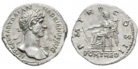 Hadrianus 117-138 Denarius, Rome, 118, AG 3.25 g. Avers : IMP CAESAR TRAIAN HADRIANVS AVG Buste lauré d'Hadrien à droite, drapé sur l'épaule gauche. R...