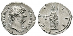 Hadrianus 117-138 Denarius, Rome, 125-128, AG 3.38 g. Avers : HADRIANVS AVGVSTVS Buste lauré et drapé d'Hadrien à droite. Revers : COS III Libertas de...