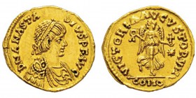 Théodoric dit le Grand 518-526 Tremissis au nom et au type de Anastasius, Rome, 492-518, AU 1.46 g. Avers : DN ANASTASIVS P F AVG Buste diadémé, drapé...