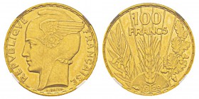 France, Epreuve en or L. Bazor de 100 Francs, Paris, 1929 A, AU 6.55 g. Ref : Taill.290.4. Maz. 2342 Conservation : NGC MS65. Le plus bel exemplaire g...