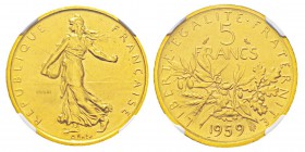 France, Essai or de 5 Francs Semeuse, 1959, AU 20 g. 900‰ Avers : Mot ESSAI dans le champ gauche. Revers : Valeur au-dessus d’un bouquet de chêne, d’o...