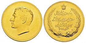 Iran, Muhammad Reza Pahlavi Shah SH 1320-1358 (1941-1979) Médaille en or, Tehran, 1965, AU 34.92 g. 36.7mm. Conservation : Superbe/FDC