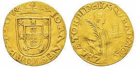 Portugal, Joao III 1521-1557 1/2 Sao Vincente , Lisbonne, non daté, AU 3.85 g. Avers : IOANNES: III: REX: PORTV Ecu couronné Revers : ZELATOR FIDEI US...