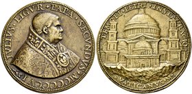Roma. Paolo II (Pietro Barbo), 1464-1471. Giulio II (Giuliano della Rovere), 1503-1513. Medaglia 1506. Æ 57,85 g. Ø 55,90 mm. Per la posa della prima ...