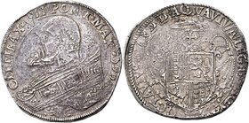 Avignone. Clemente VIII (Ippolito Aldobrandini), 1592-1605. Piastra 1599, AR 32,00 g. CLEMENS VIII PONT MAX 1599 Busto a s. con piviale ornato da figu...