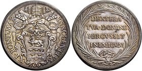 Roma. Innocenzo XI (Benedetto Odescalchi), 1676-1689. Piastra, AR 31,85 g. INNOCENTIVS – XI PONT MAX Stemma sormontato da triregno e chiavi decussate....