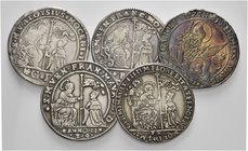 Venezia. Lotto di cinque oselle. Francesco Molin, 1646-1655. Osella anno V (1650) e anno VIII (1653), AR. Francesco Morosini, 1688-1694. Osella anno I...