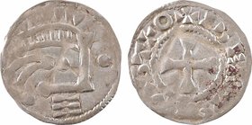 Orléanais, Blois (comté de), Thibaut III, denier c.1050-1080
A/
Tête bléso-chartraine à droite, avec un besant à la place de l'œil et un autre devan...