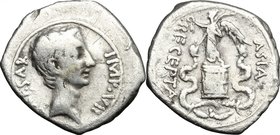 Augustus (27 BC - 14 AD).AR Quinarius, Asia Minor mint, 29-26 BC.D/ Head right.R/ Victory standing left on cista mystica; on either side, snake coilin...
