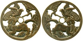 CHINA und Südostasien
China
Amulette
Durchbrochen gearbeitetes Bronzeguss-Amulett. Vogel und Tiger (?). 78 mm. zeno.ru 124082.
sehr schön
Exempla...