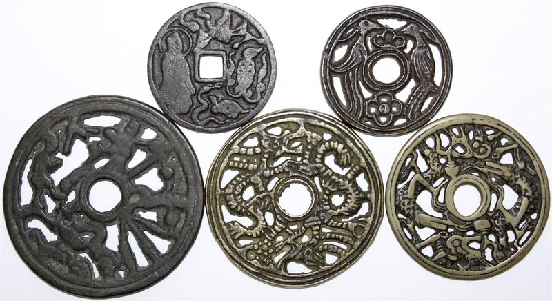 CHINA und Südostasien
China
Amulette
5 alte Bronzegussamulette, davon 4 durch...