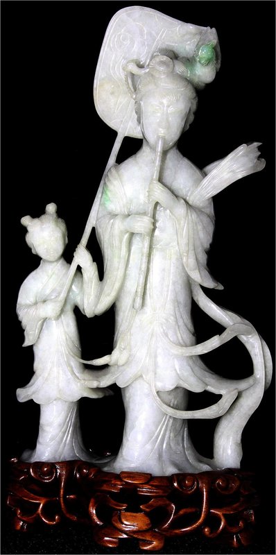CHINA und Südostasien
China
Varia
Jadeit-Skulptur einer Flötenspielerin mit K...