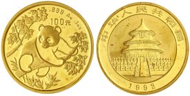CHINA und Südostasien
China
Volksrepublik, seit 1949
100 Yuan GOLD 1992. Panda auf Baum. 1 Unze Feingold. Original verschweißt.
Stempelglanz, kl. ...