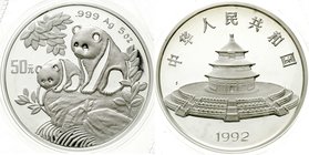 CHINA und Südostasien
China
Volksrepublik, seit 1949
50 Yuan 5 Unzen Silbermünze 1992. Zwei Pandas auf Felsen. Verschweißt, in Holzschatulle mit Ze...