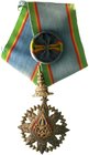 CHINA und Südostasien
Thailand
Orden und Ehrenzeichen
Kronenorden IV. Klasse am Band, Blau und rot emailliert. 32 mm.
vorzüglich