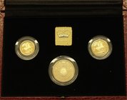 Ausländische Goldmünzen und -medaillen
Grossbritannien
Elisabeth II., seit 1952
Gold Proof Sovereign Three-Coin Set 1994 Jubiläumsausgabe 300 J. Ba...