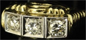 Schmuck und Accessoires aus Gold
Fingerringe
Damenring Gelbgold 585 mit 3 großen Brillanten (je ca. 0,2 ct). Ringgröße 19. 3,64 g