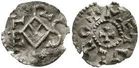 Karolinger
Karl der Große, 786-814
Obol o.J. Melle. Monogramm/+METVLLO um Kreuz im Perlkreis. 0,70 g.
sehr schön, kl. Randabbruch, äußerst selten
...