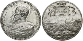 Altdeutsche Münzen und Medaillen
Bayern
Prinzregent Luitpold, 1886-1912
Versilberte Bronzemedaille 1896 auf die Landesausstellung in Nürnberg. 60 m...