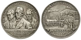 Medaillen
Münchner Medailleure, Karl Goetz
Silbermedaille 1935. Hundert Jahre Eisenbahnstrecke Nürnberg-Fürth. 36 mm; 19,54 g. Im Etui.
vorzüglich,...