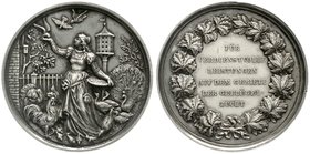 Medaillen
Tiermotive
Geflügel
Silbermedaille o.J. von Loos und Kullrich. Für Verdienst um die Geflügelzucht. 43 mm; 24,47 g.
vorzüglich, schöne Pa...