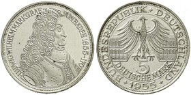 Münzen der Bundesrepublik Deutschland
Gedenkmünzen
5 Deutsche Mark, Silber, 1952-1979
Markgraf von Baden 1955 G. vorzüglich/Stempelglanz, kl. Randf...