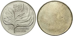 Gedenkmünzen der DDR
Einseitiger Abschlag der 20 Mark 1979 A, Blattprobe. Rs. nur mit Randstab und ohne Randschrift.
prägefrisch, von größter Selten...