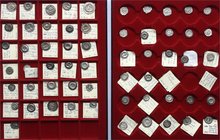 LOTS
Deutsche Münzen bis 1871
2 Schuber mit 62 Brakteaten und Hohlpfennigen des Mittelalters. Brandenburg, Breisgau, Hamburg, Tiengen, Magdeburg, Er...