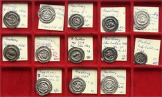 LOTS
Deutsche Münzen bis 1871
Schuber mit 13 Brakteaten des Bodensee-Gebiets: 10 X Konstanz, 2 X St. Gallen, 1 X Lindau.
meist sehr schön