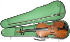 Varia
Musikinstrumente
Violine (4/4 Geige), um 1930, tschechischer Hersteller mit Typenschild "Stradivarius". Länge 60 cm. Im Koffer mit Kinnstütze,...