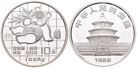 China. 10 yuan. 1989. P. (Km-A221). Ag. 31,10 g. Panda. Rara. PR. Est...70,00.