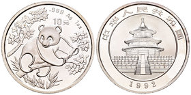China. 10 yuan. 1992. (Km-397). Ag. 31,10 g. Panda. UNC. Est...80,00.
