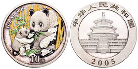 China. 10 yuan. 2005. (Km-1589 variante). Ag. 31,05 g. Coloured. Panda. XF. Est...60,00.