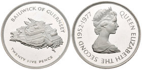 Guernsey. Elizabeth II. 25 pence. 1977. (Km-31a). Ag. 28,28 g. PR. Est...25,00.